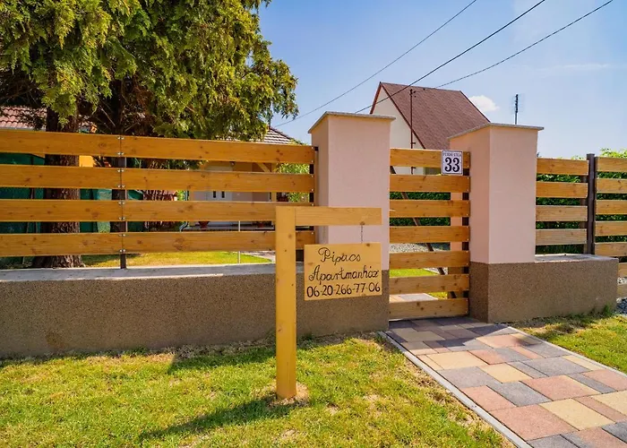 Pipacs Apartmanhaz