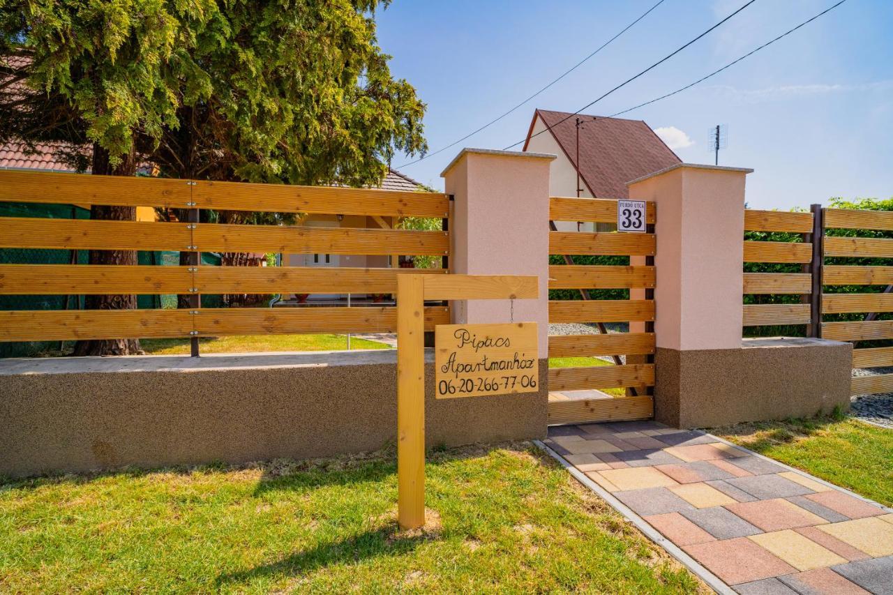 Pipacs Apartmanhaz *